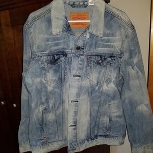 Men's EUC Levi's jean jacket size XL